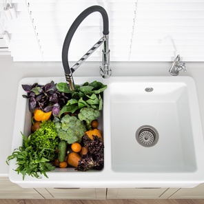 Устранение засора в раковине или мойке